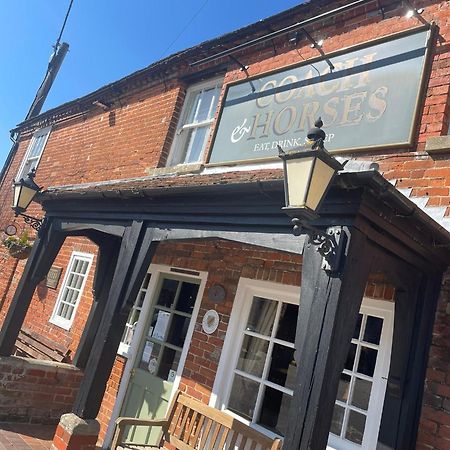 The Coach And Horses Bed & Breakfast Winchester Exterior photo