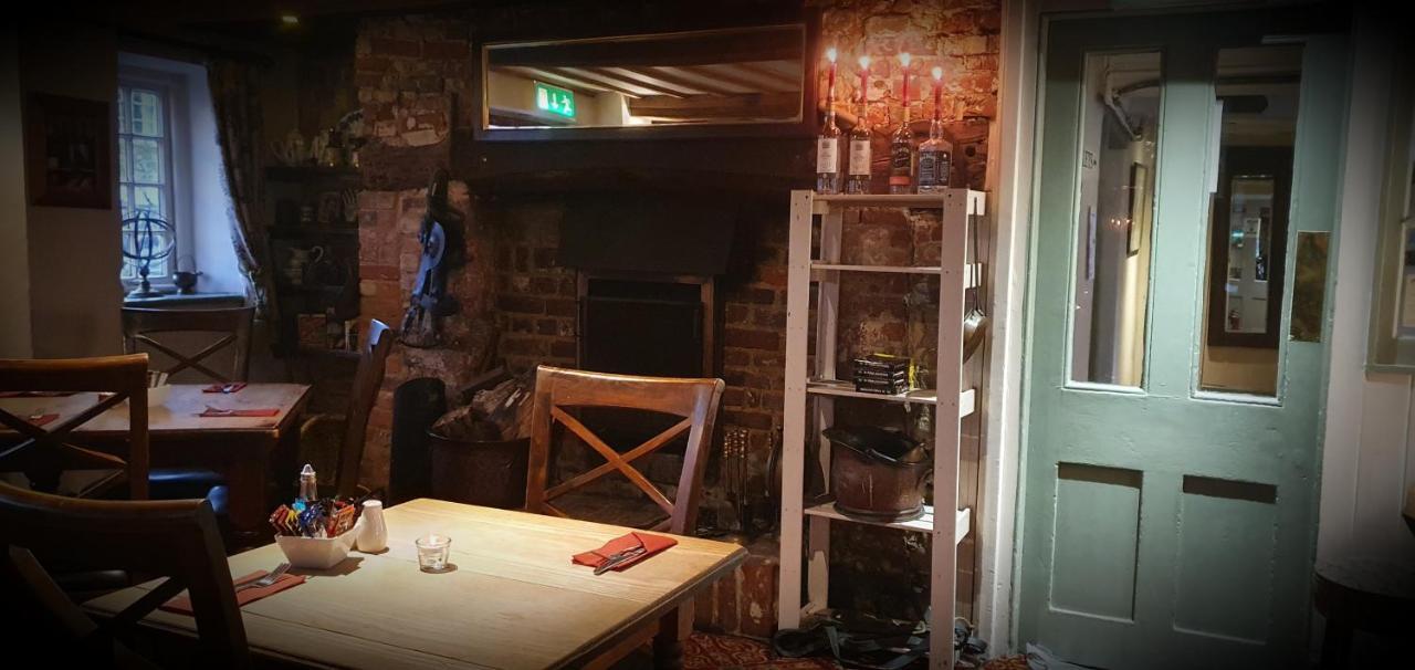 The Coach And Horses Bed & Breakfast Winchester Exterior photo