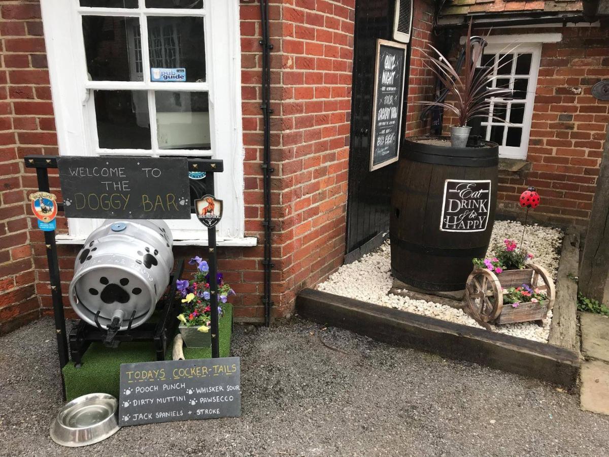 The Coach And Horses Bed & Breakfast Winchester Exterior photo