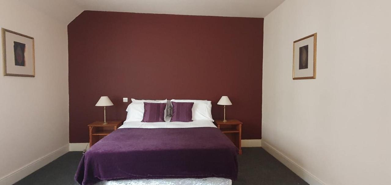 The Coach And Horses Bed & Breakfast Winchester Exterior photo