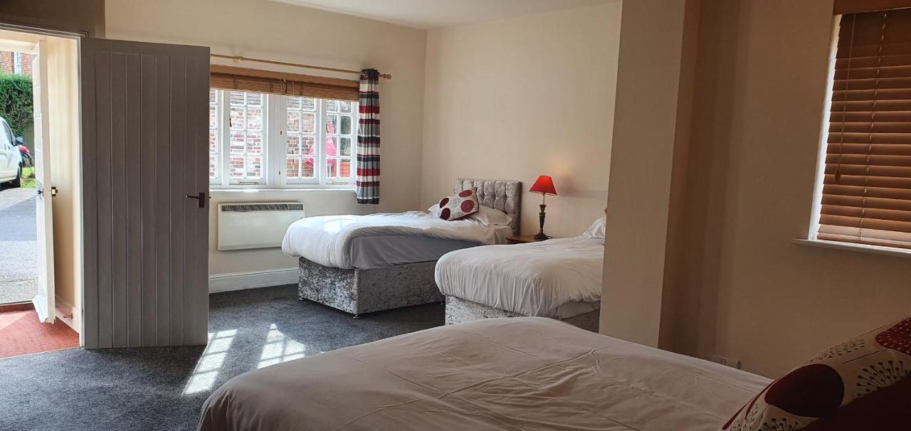 The Coach And Horses Bed & Breakfast Winchester Exterior photo