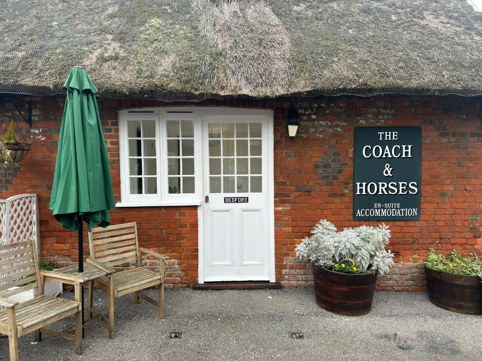 The Coach And Horses Bed & Breakfast Winchester Exterior photo