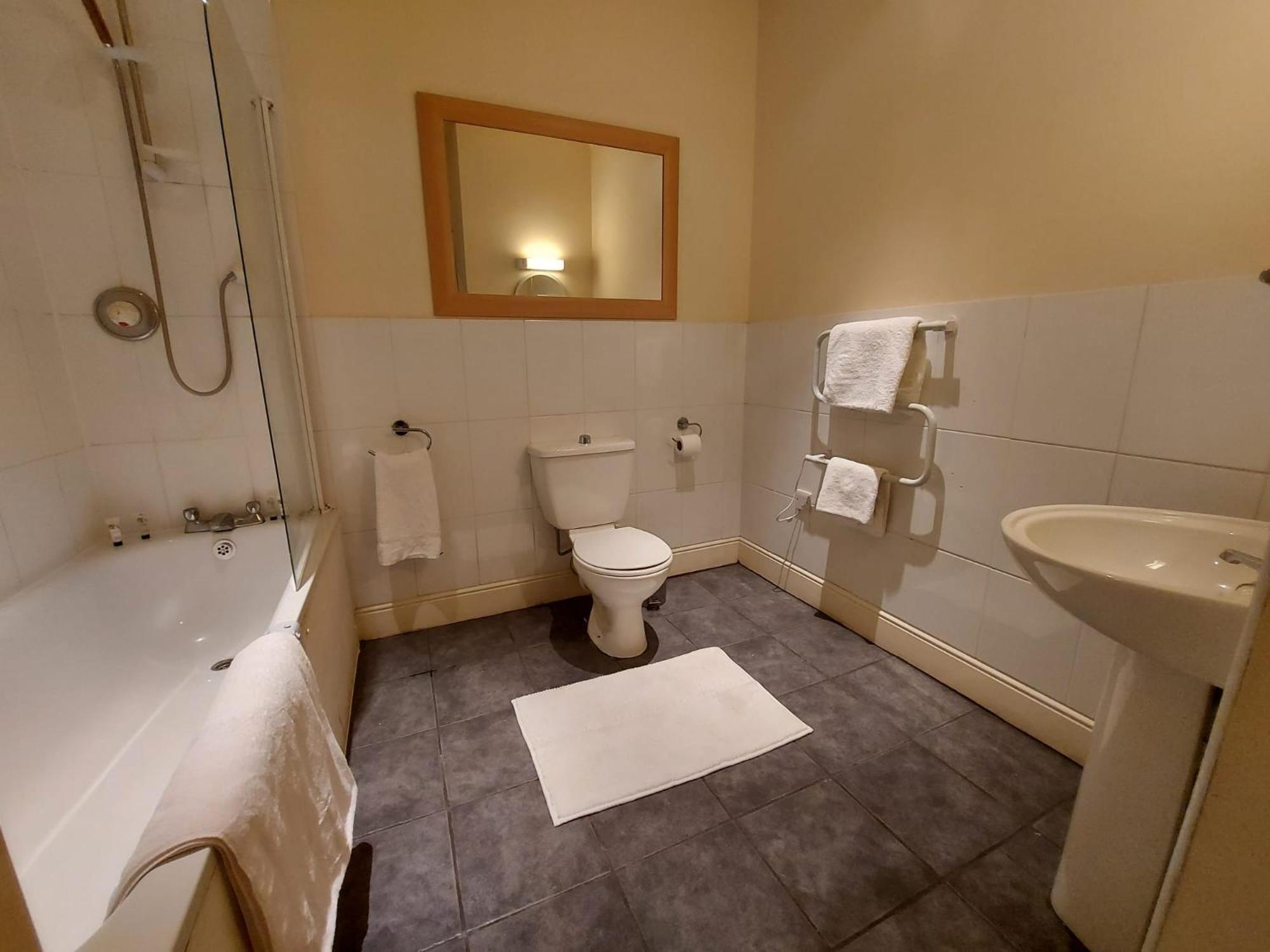 The Coach And Horses Bed & Breakfast Winchester Exterior photo