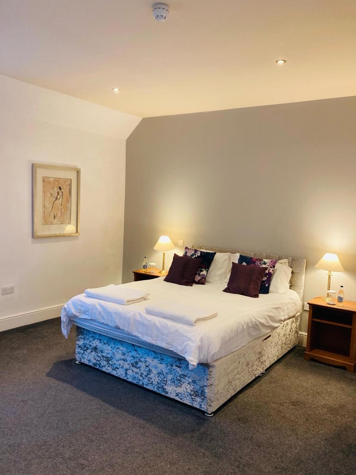 The Coach And Horses Bed & Breakfast Winchester Exterior photo